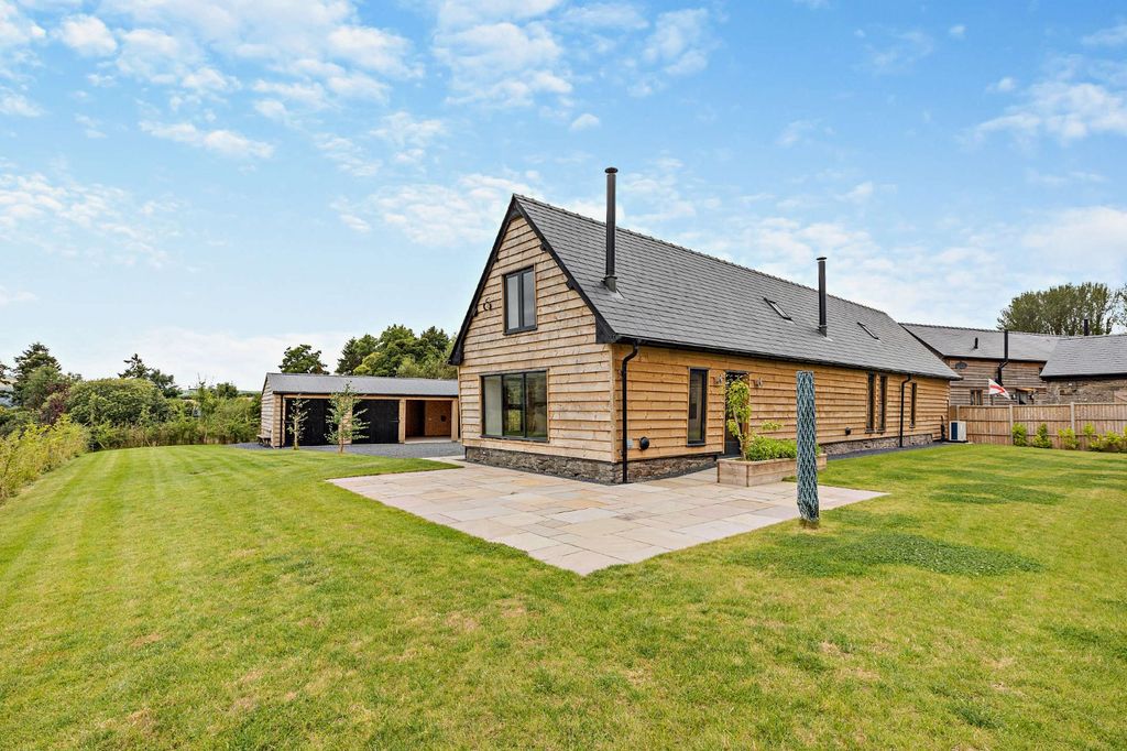 Property photo 1 of 27 Picture No. 30