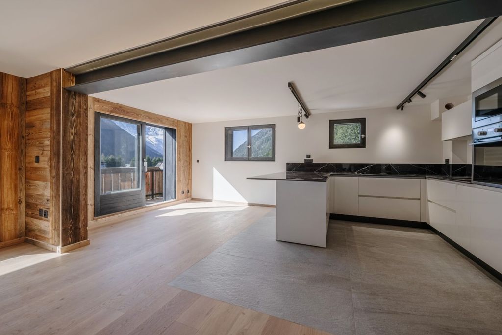 Property photo 1 of 12 Chamonix Apartment F