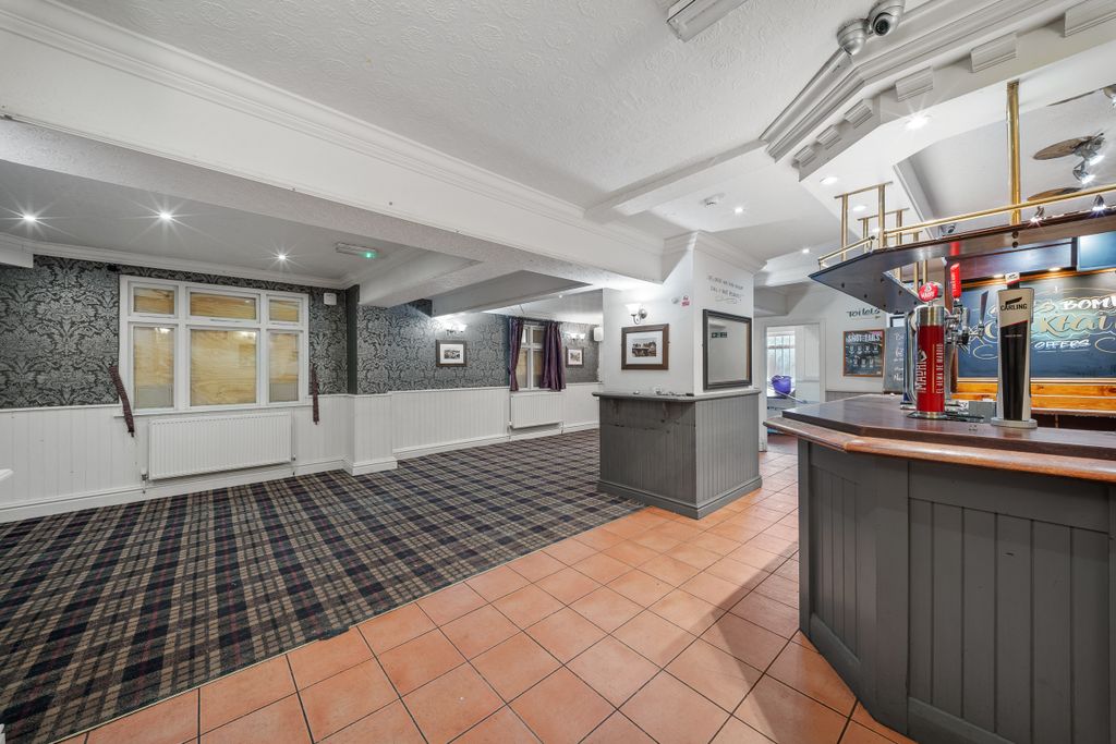 Property photo 2 of 13