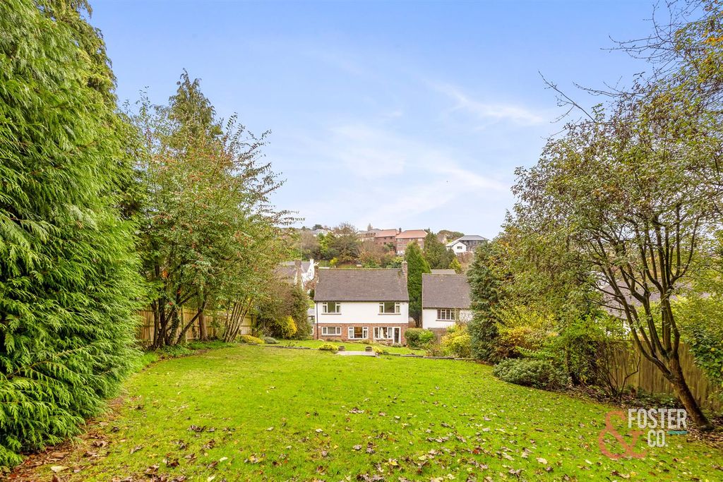 Property photo 3 of 29 Woodland Drive, 100-022.Jpg