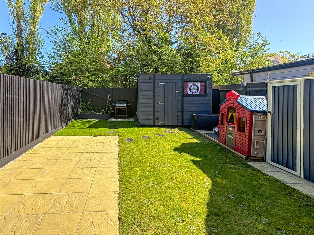 Property photo 3 of 14 Image00009.Jpg