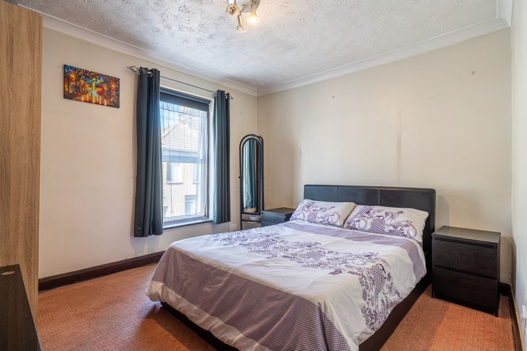 Property photo 2 of 14 5331932
