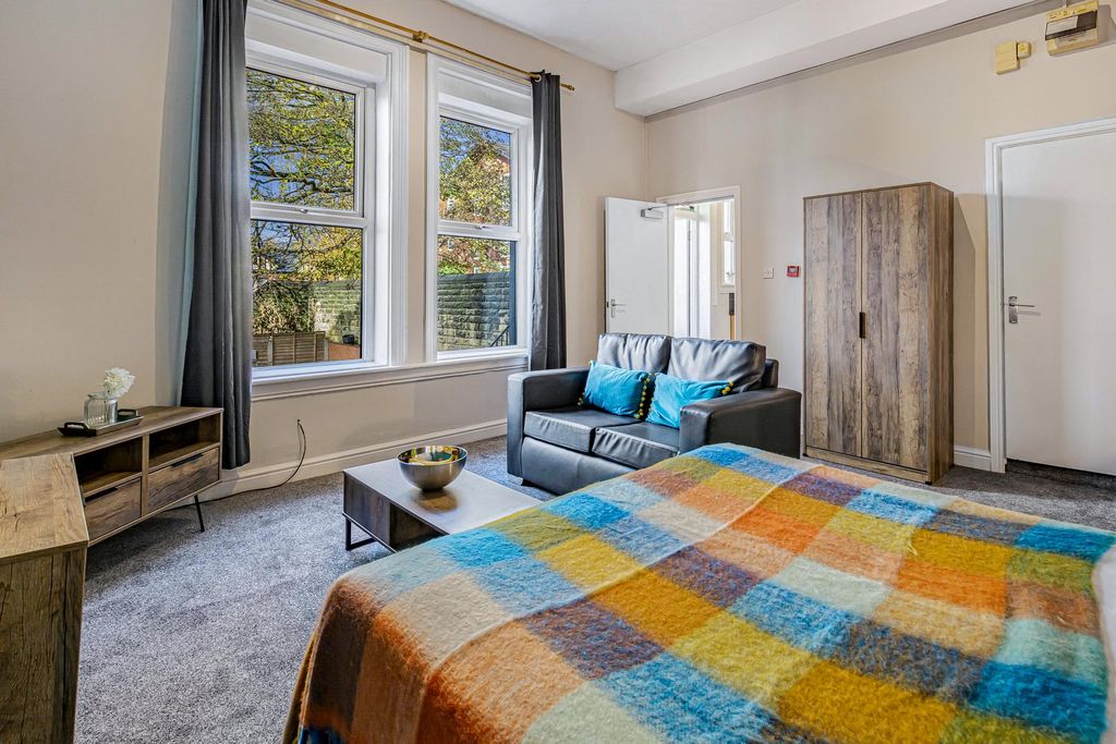 Property photo 1 of 9 Property Photo