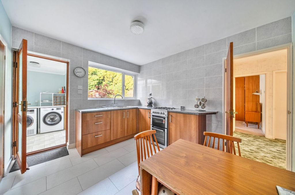 Property photo 3 of 11 1438710569Cabf73F1B39