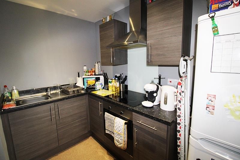 Property photo 3 of 6 Kitchen .Jpg