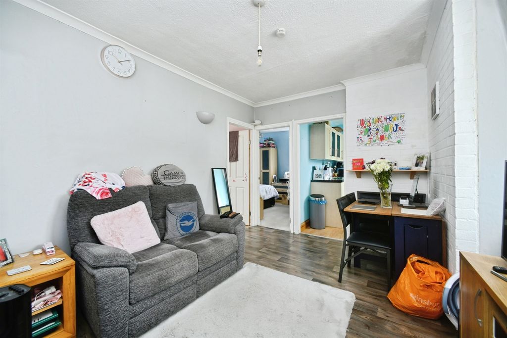 Property photo 3 of 13