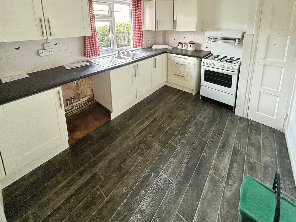 Property photo 2 of 7 Picture No. 10