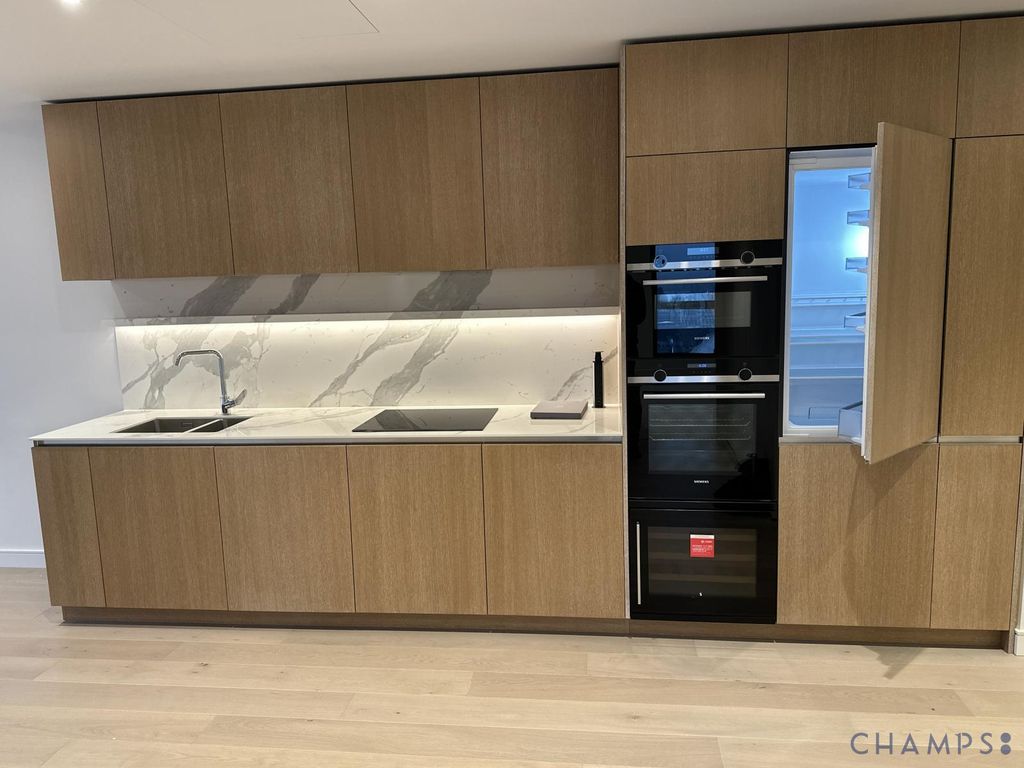 Property photo 3 of 8 Gallery