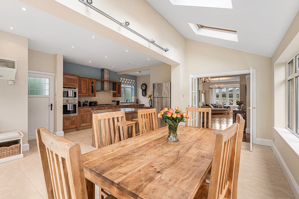 Property photo 3 of 36