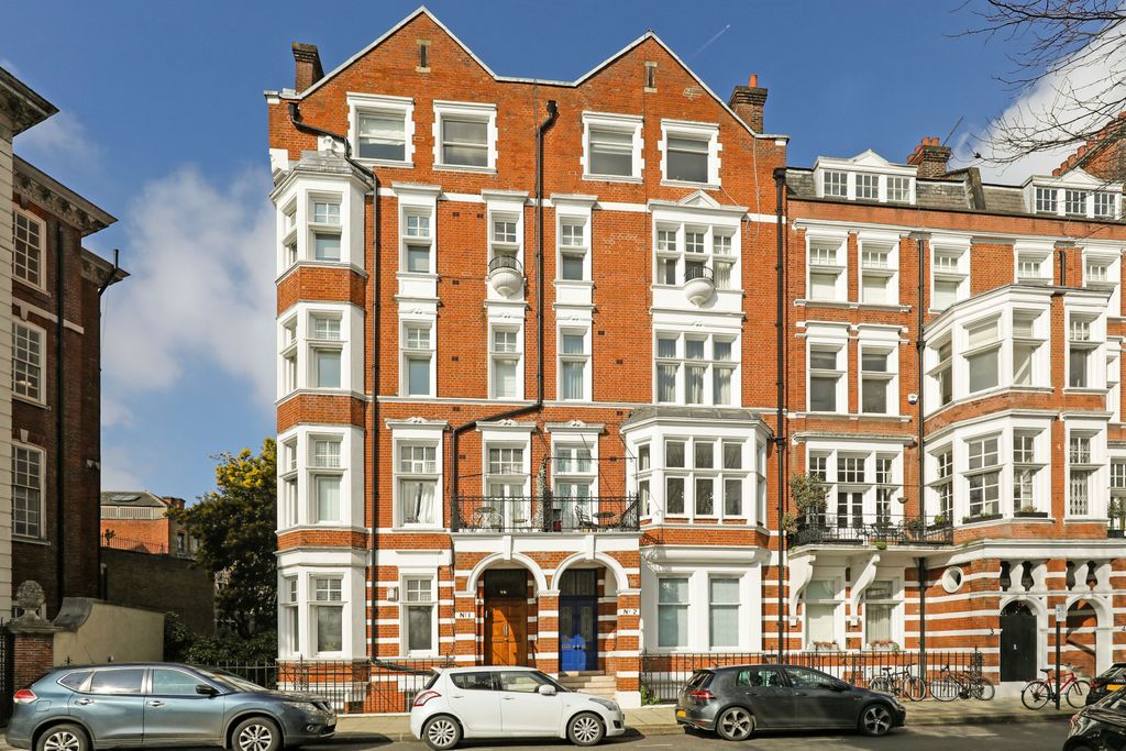 Property photo 1 of 6 66303_Flat 9 1 2 Emb