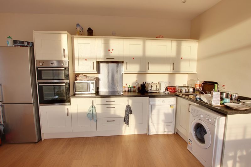 Property photo 3 of 8 Photo 7