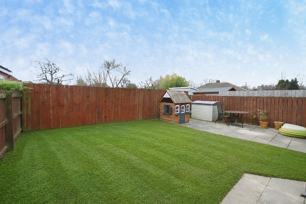 Property photo 2 of 8 Photo 8