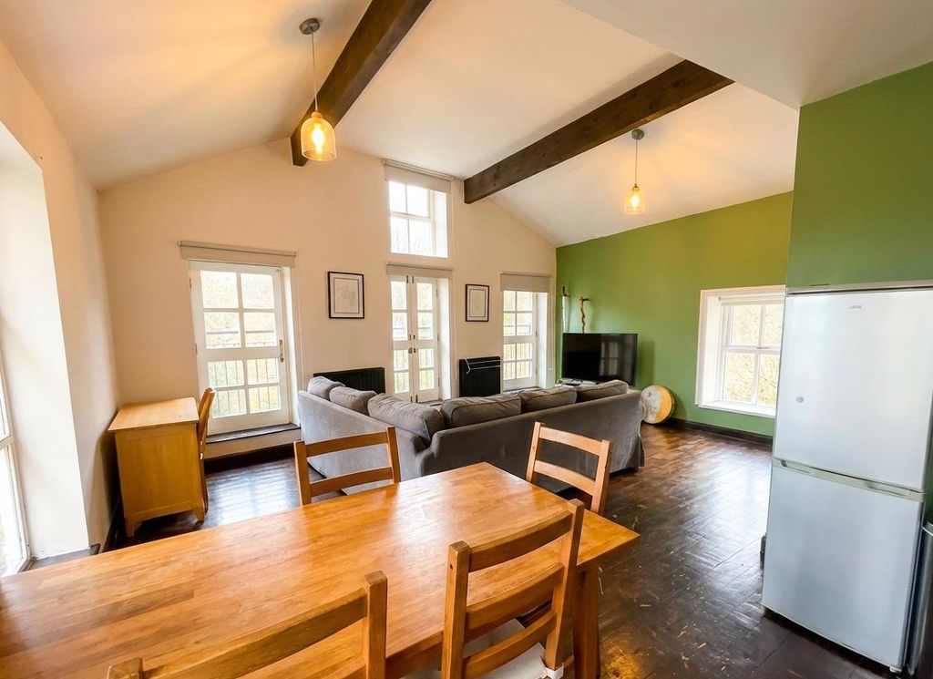 Property photo 2 of 8 B244ce1d-Fe04-4113-Bc13-28208Eeea9Ea.Png