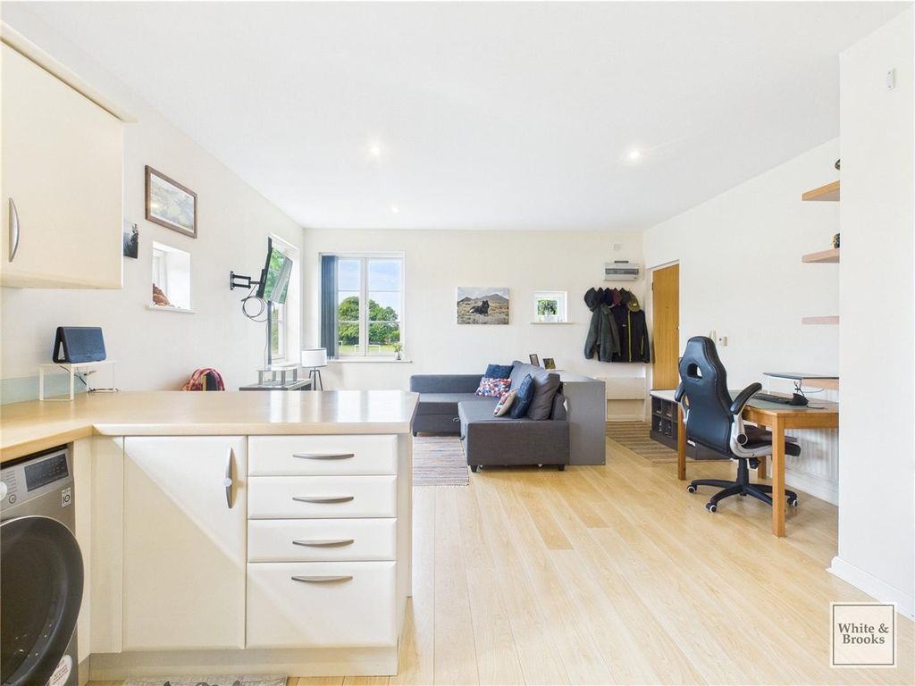 Property photo 3 of 14 15.Jpg