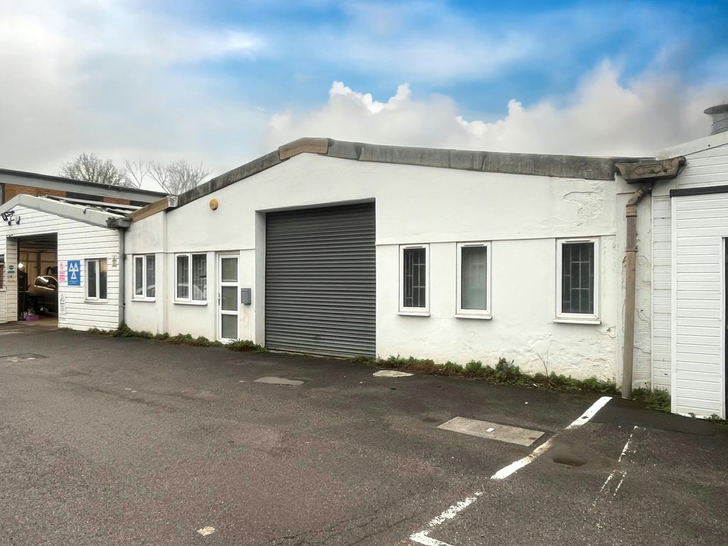 Property photo 1 of 3 1 E.Jpg