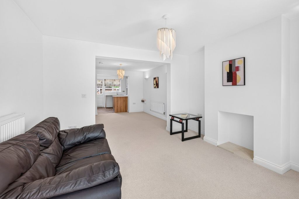Property photo 3 of 30