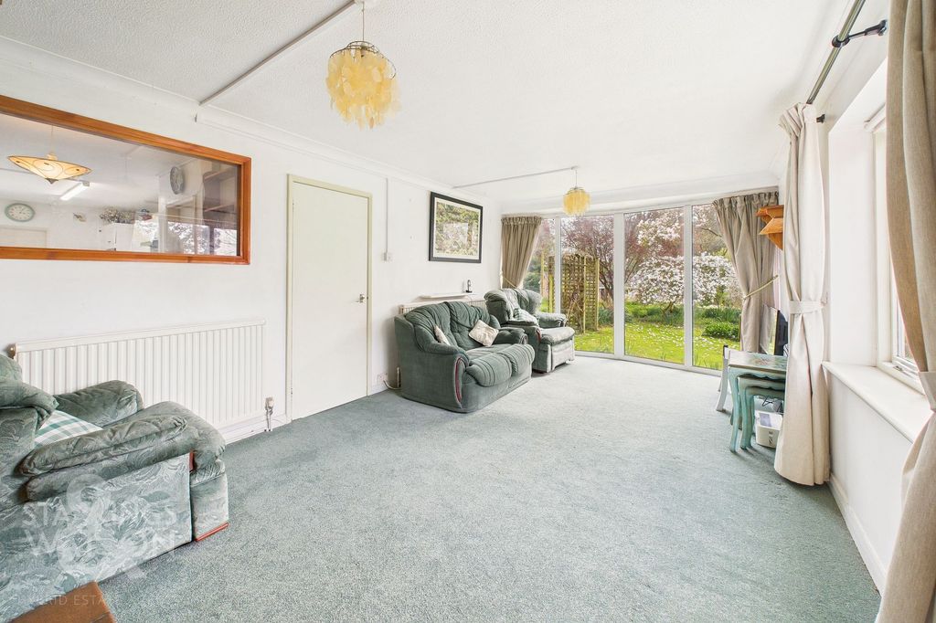 Property photo 3 of 37