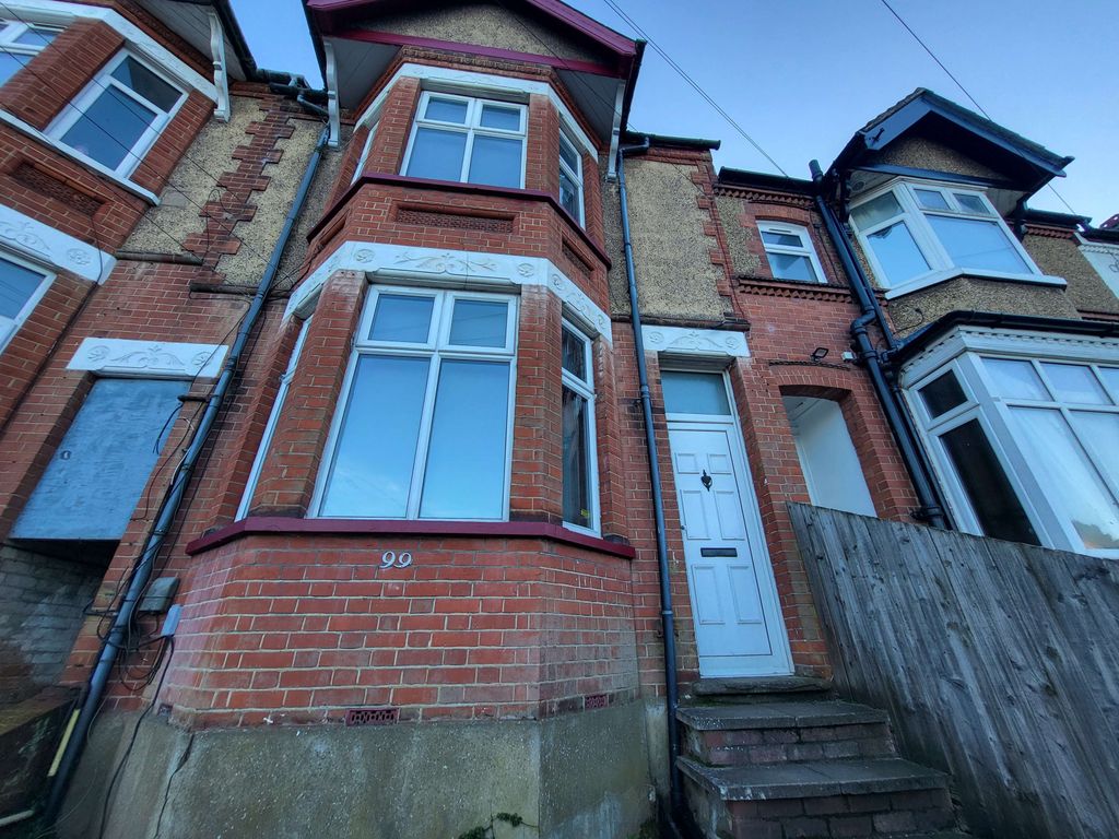 Property photo 1 of 6 Council Tax And Water Bill Included 1 Bed To Rent Russell Rise, Luton Lu1