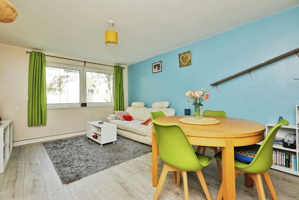 Property photo 3 of 21 Pbox-Img.Jpg