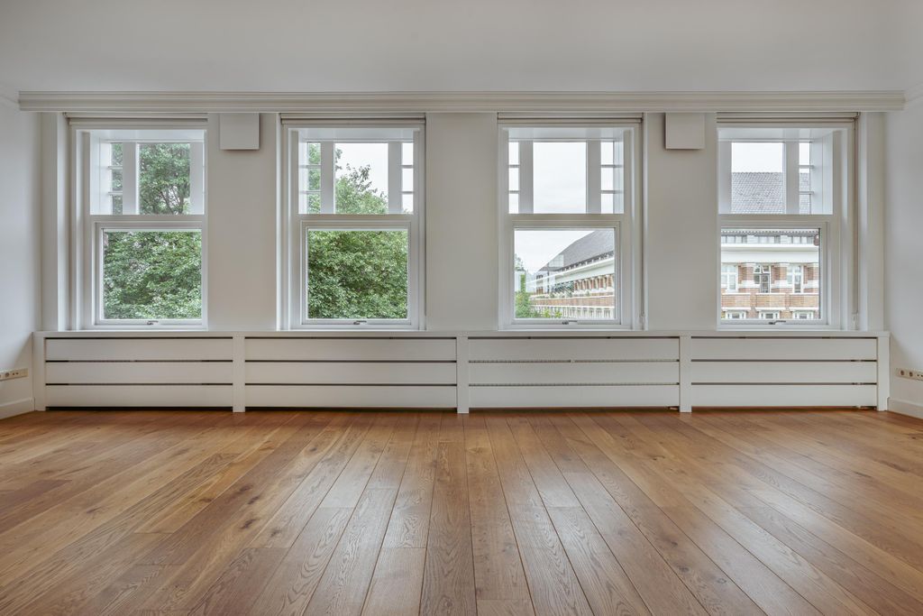 Property photo 2 of 33