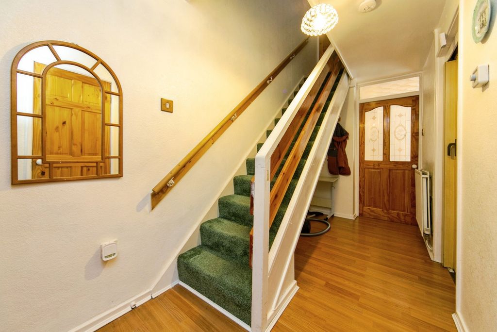 Property photo 3 of 17 Photo