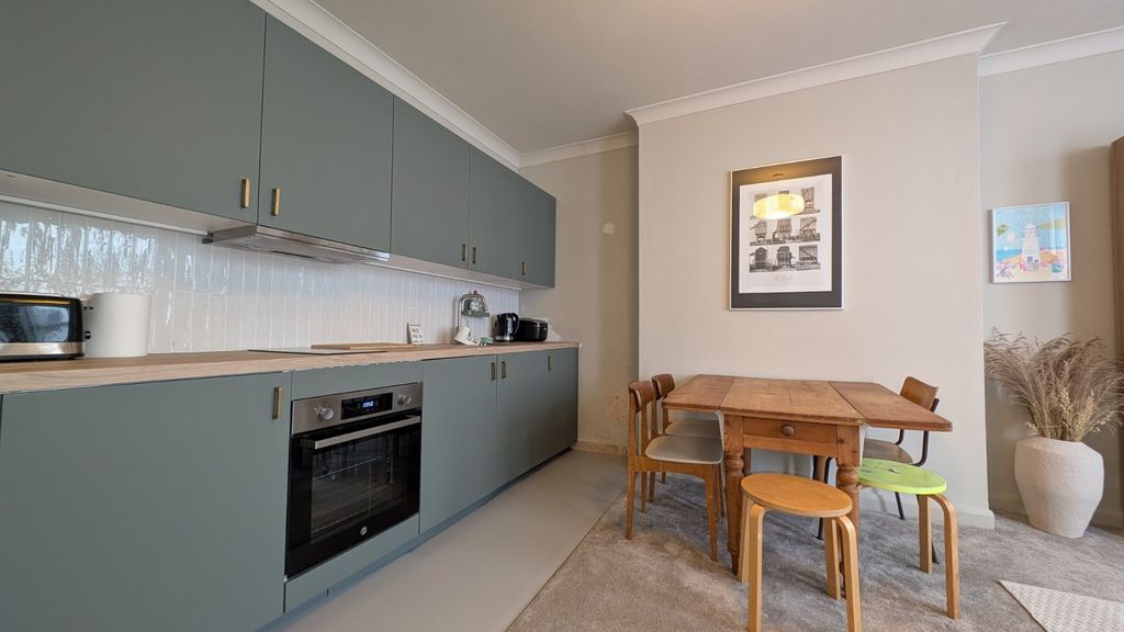 Property photo 3 of 6 Picture 3