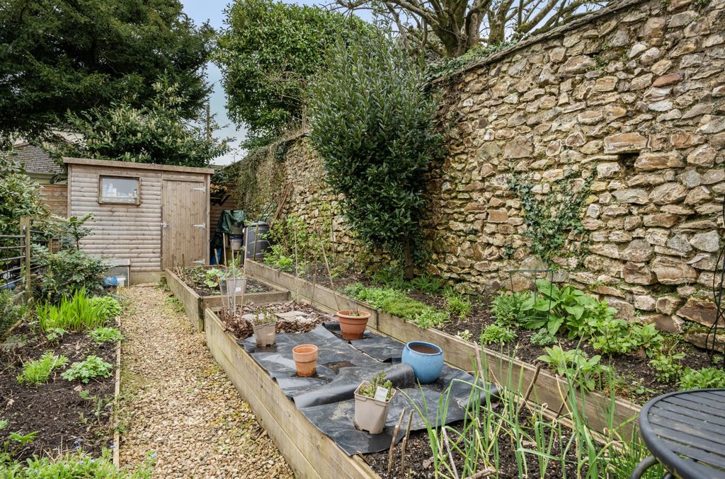 Property photo 2 of 29 Rear Garden