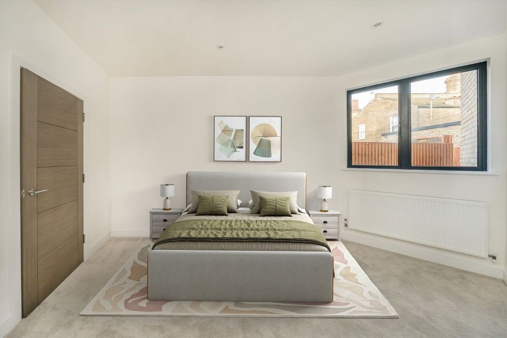 Property photo 3 of 5