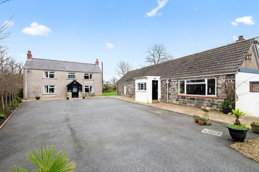 Property photo 1 of 29 Farmhouse