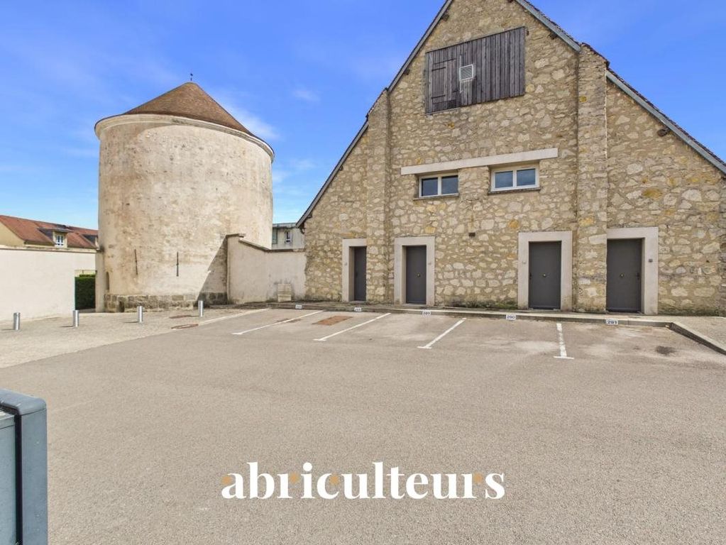 Property photo 1 of 15 Characterful 2-Room Apartment Renovated With Terrace And Garden – Prestigious Residence In Survilliers