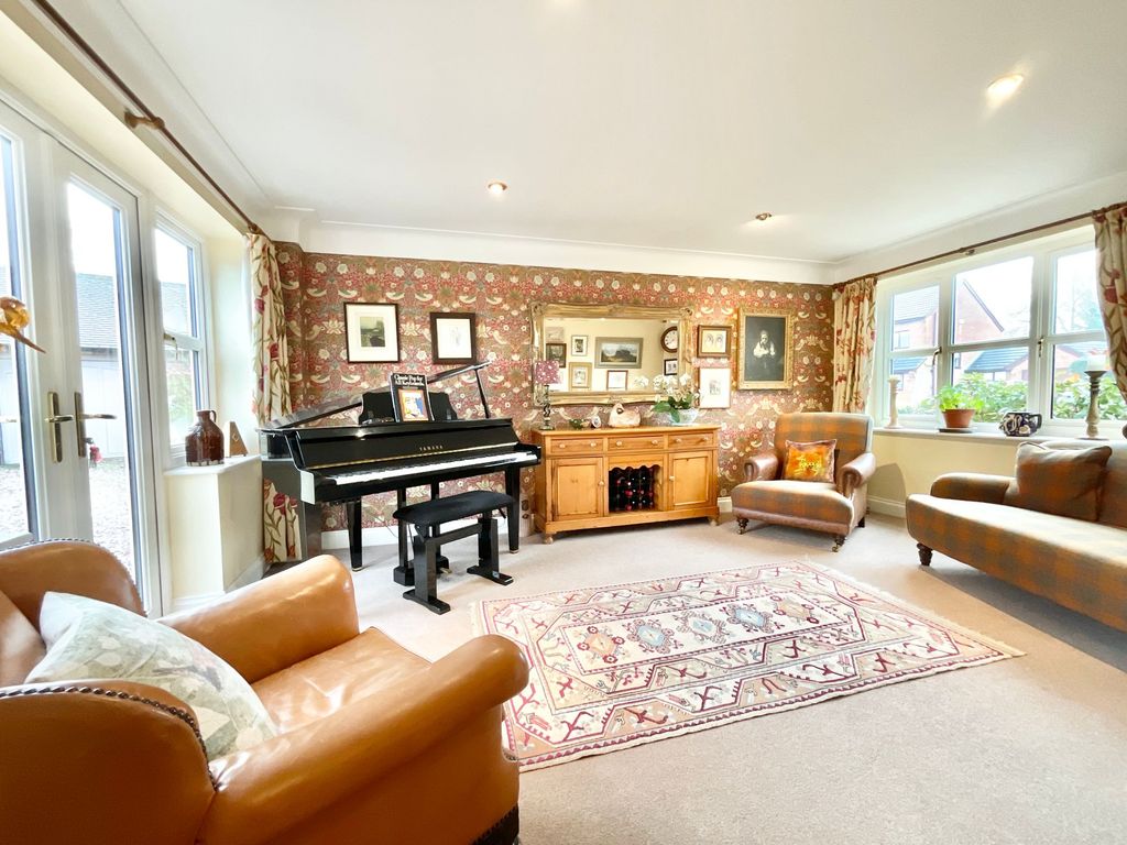 Property photo 3 of 44