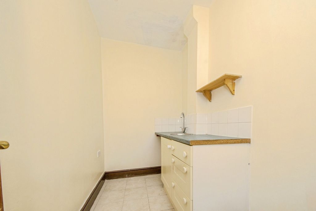 Property photo 3 of 15 Photo