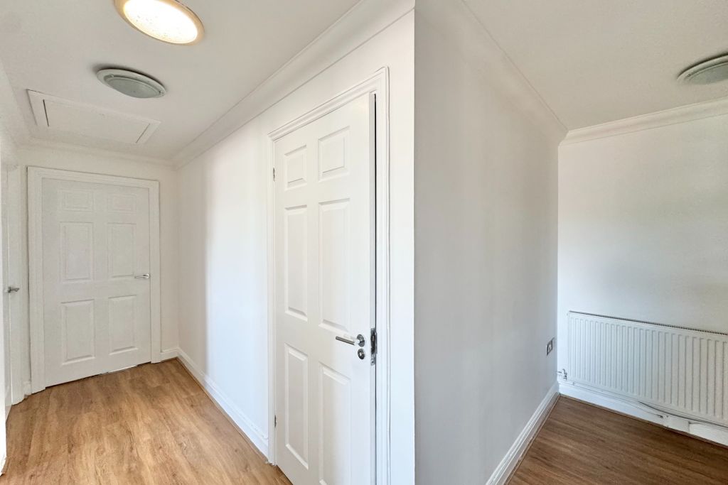 Property photo 3 of 10 Hallway