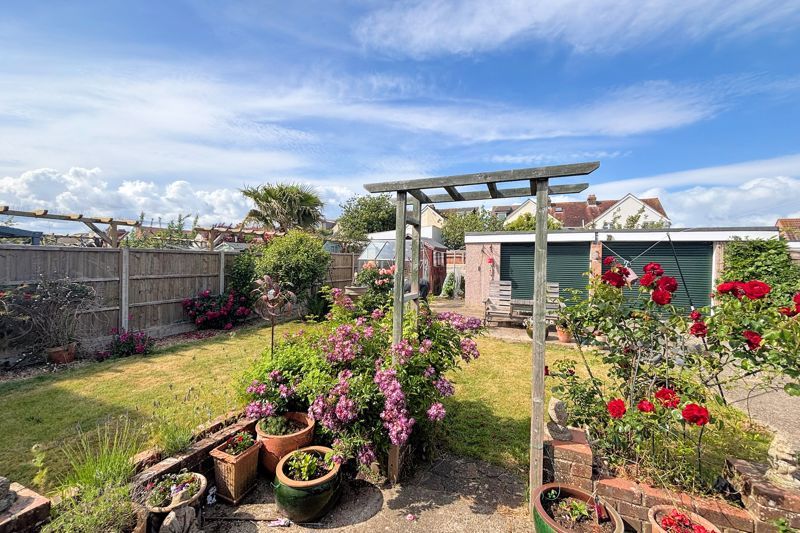 Property photo 3 of 13 Garden