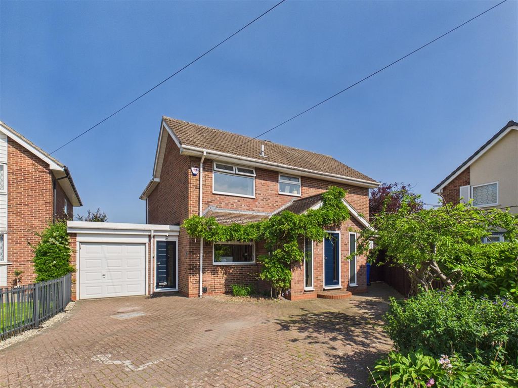 Property photo 1 of 35 Arras Drive - Main