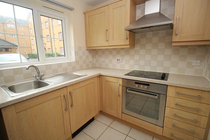 Property photo 3 of 8 Kitchen