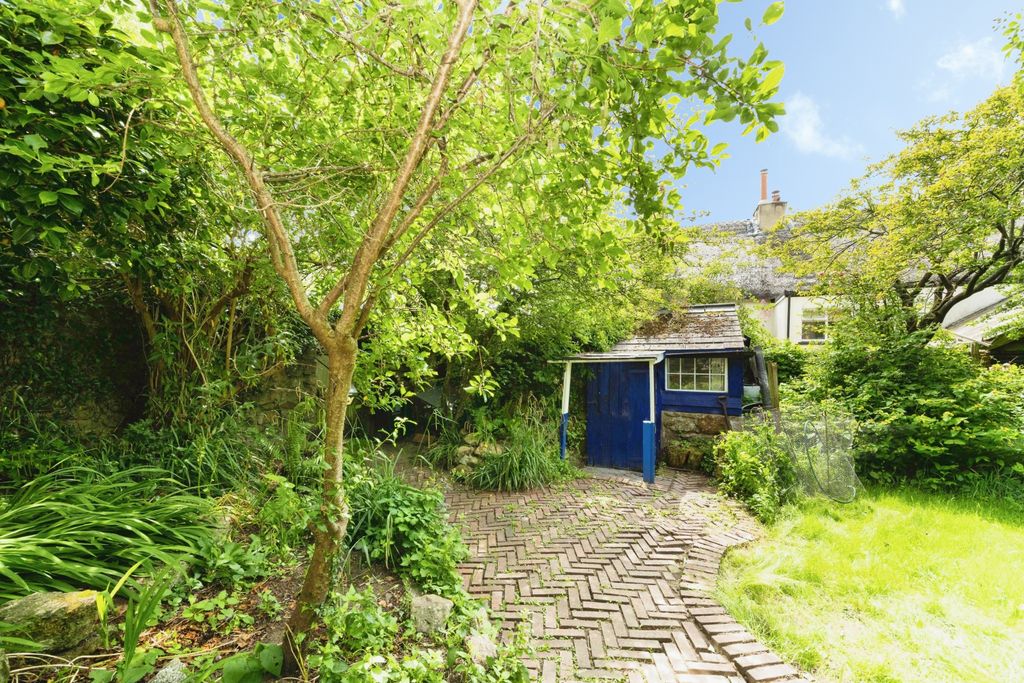 Property photo 3 of 22 Gardens &amp; Retreat