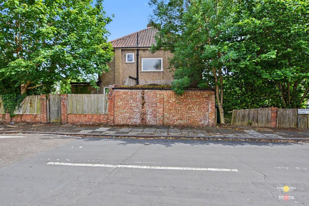 Property photo 3 of 19