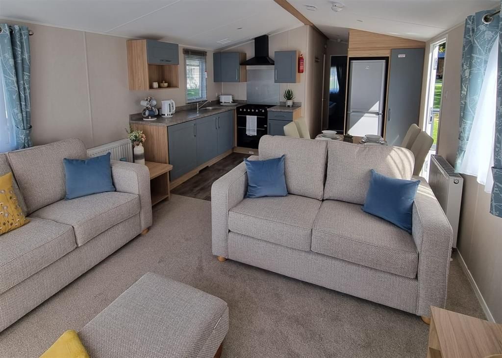 Property photo 2 of 7 Lounge