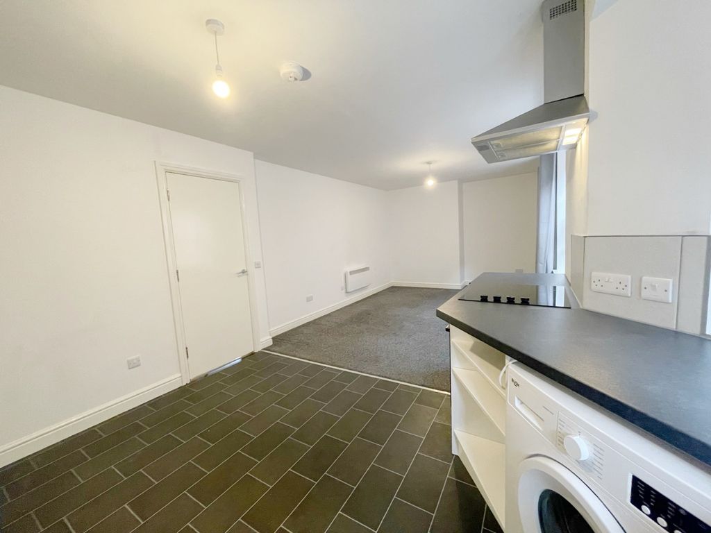 Property photo 3 of 6 Gallery