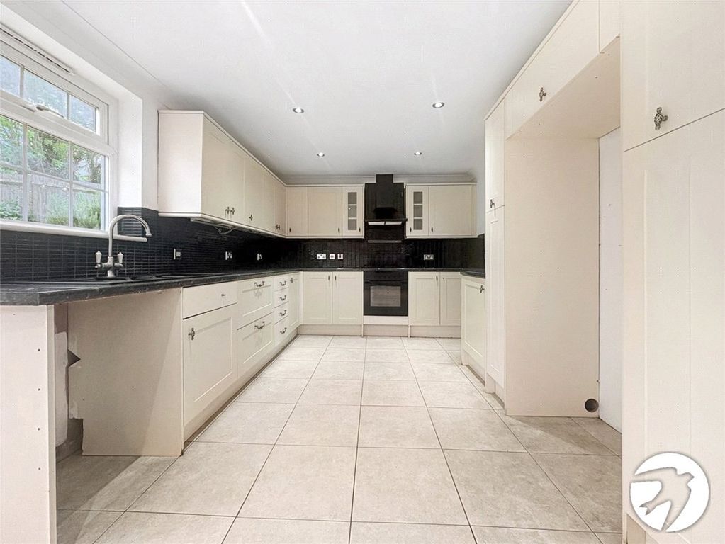 Property photo 2 of 10 Picture No. 13