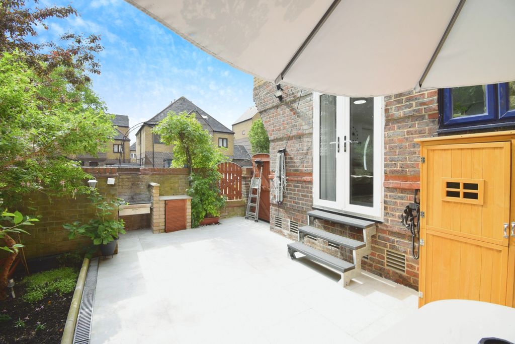 Property photo 3 of 15