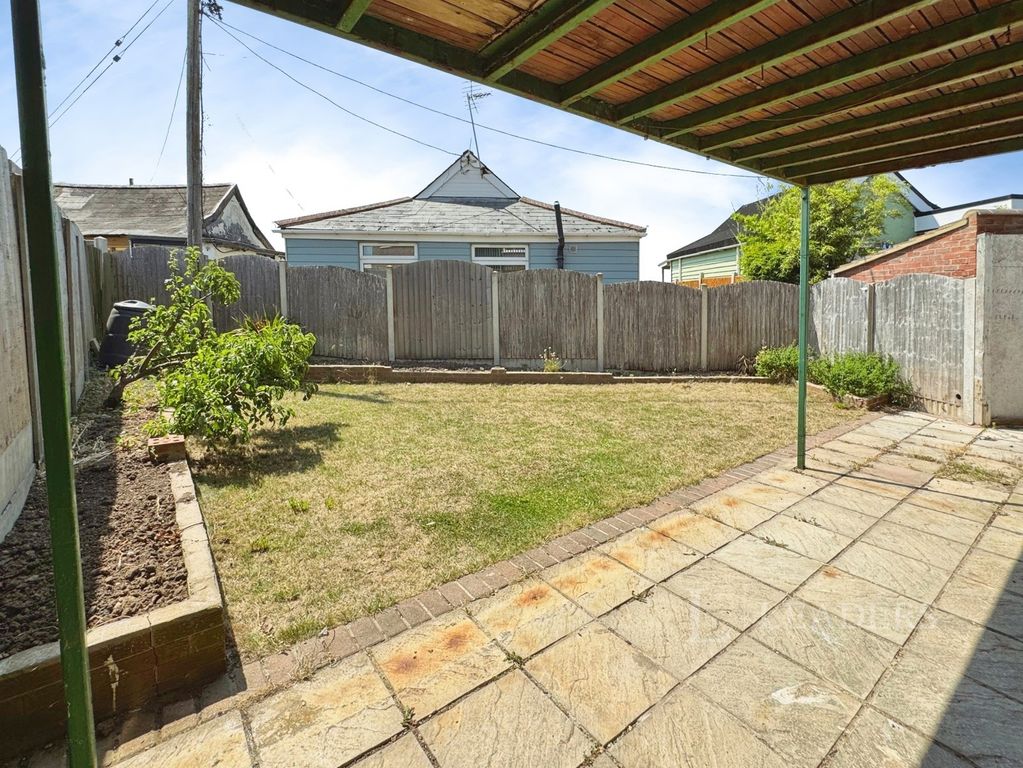 Property photo 2 of 21 Garden