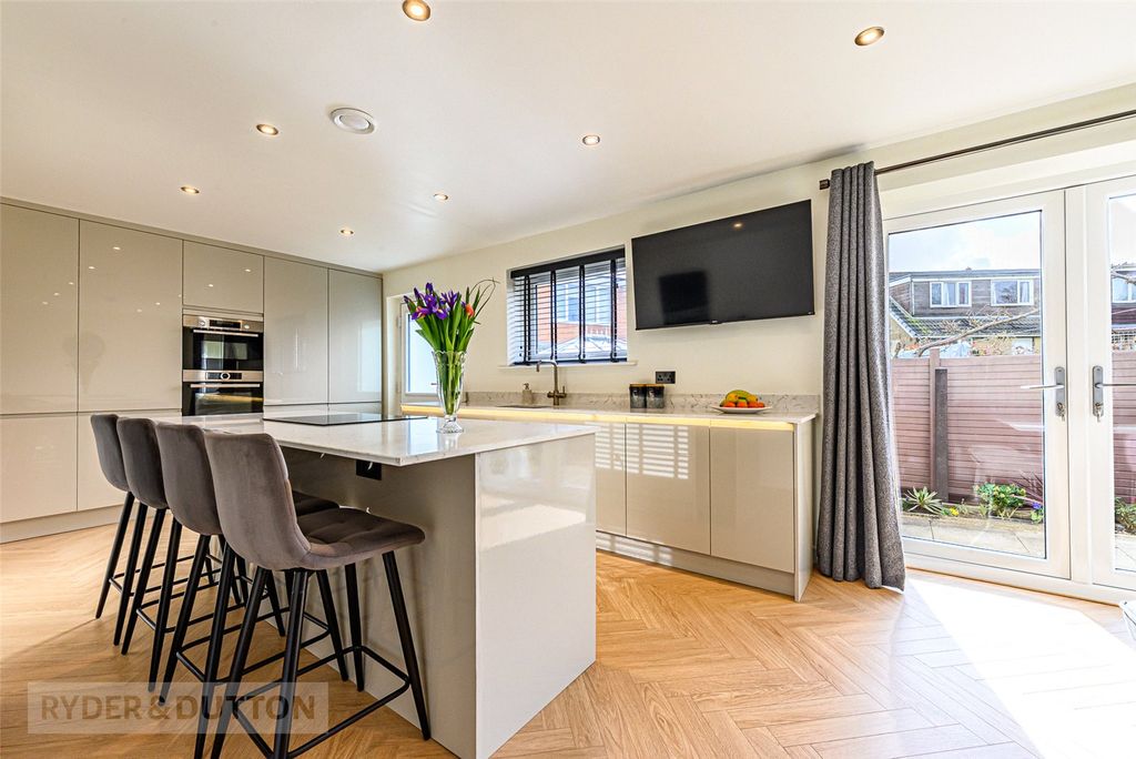 Property photo 2 of 25 Kitchen Diner