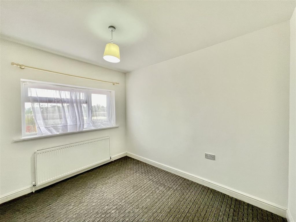 Property photo 1 of 10 Bedroom One