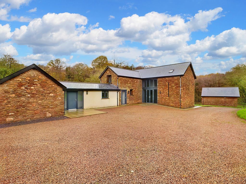 Property photo 2 of 26