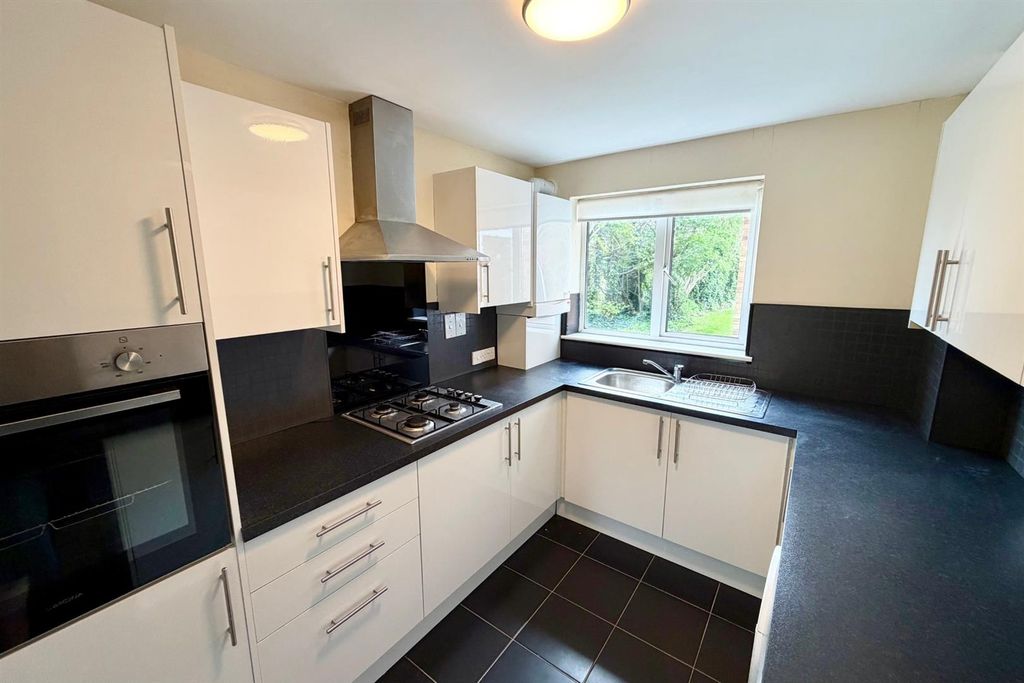 Property photo 2 of 9 Kitchen.Jpeg