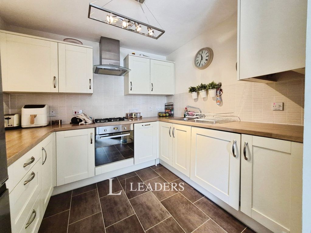 Property photo 3 of 10 Pbox-Img.Jpg
