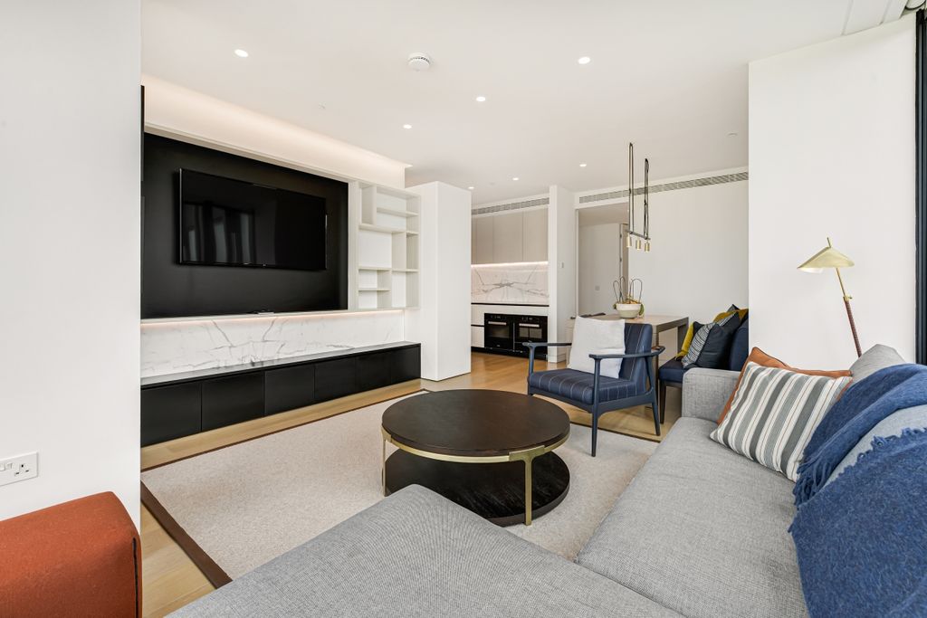 Property photo 1 of 21 Apt 1005 The Towe...