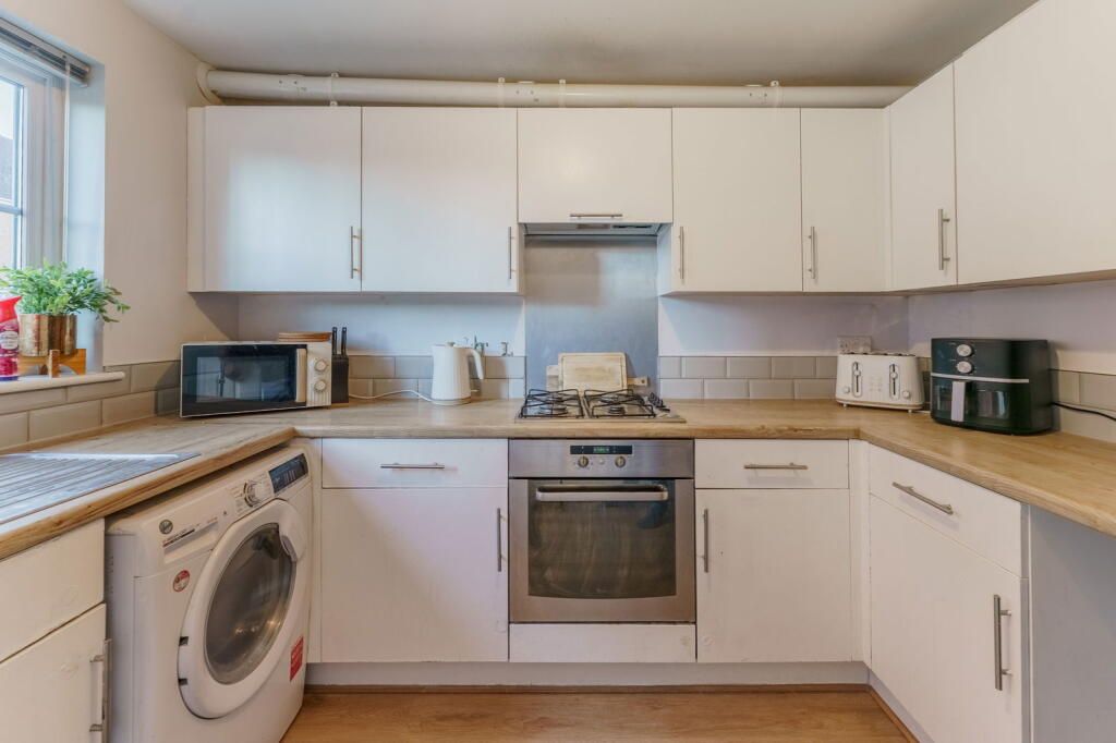 Property photo 2 of 21